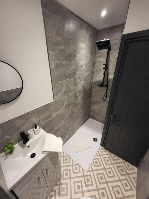 Beautiful Flat On Breck Road Apartment Liverpool Exterior foto