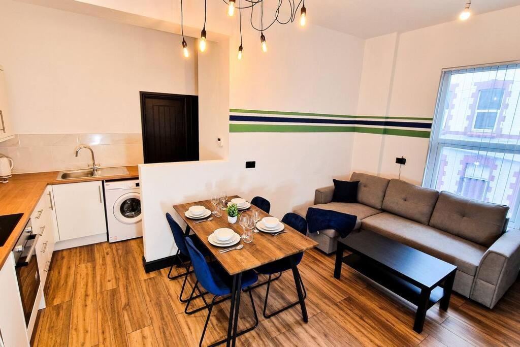 Beautiful Flat On Breck Road Apartment Liverpool Exterior foto